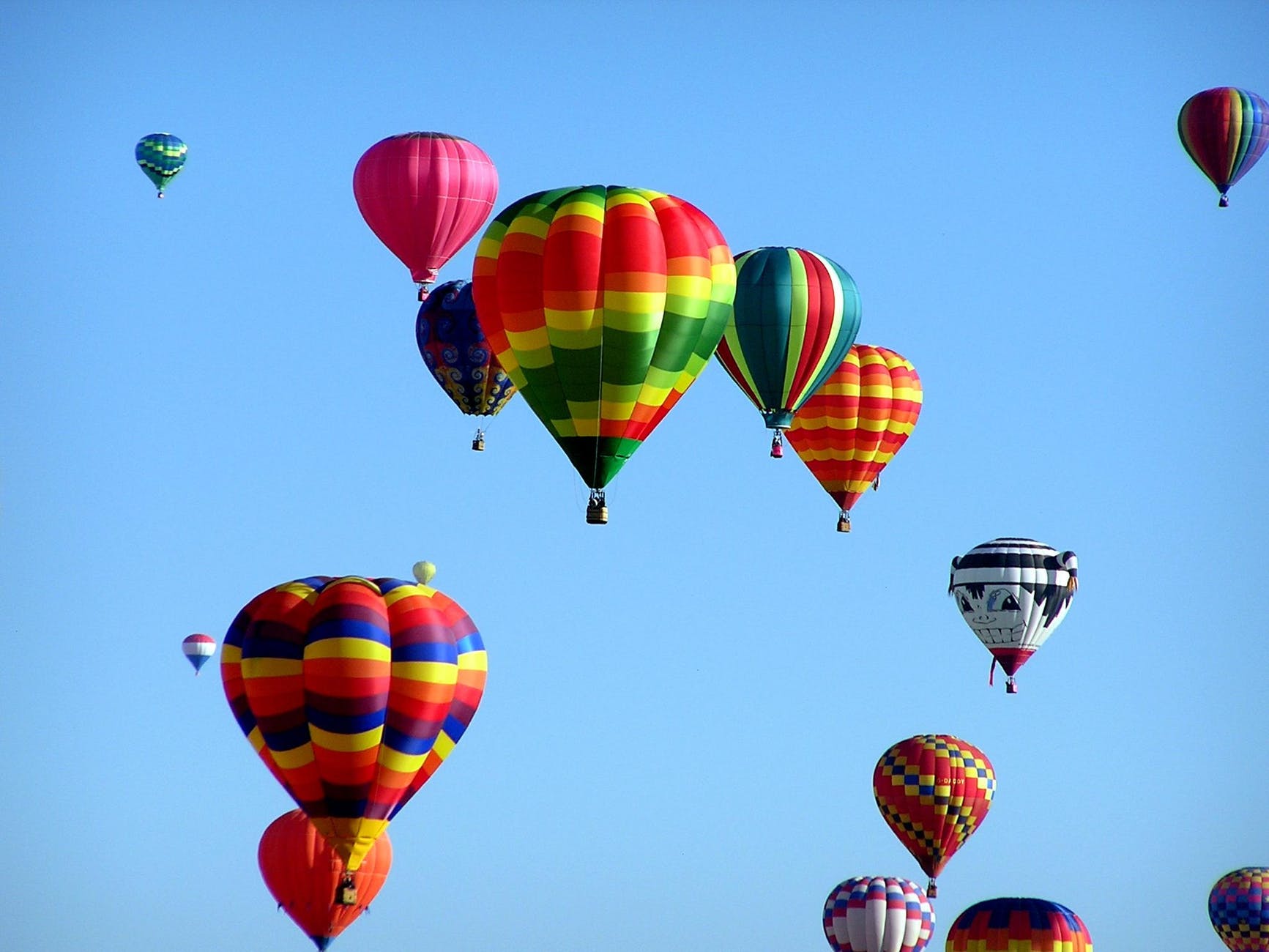 hot-air-balloons-hot-air-ballooning-event-51377.jpeg